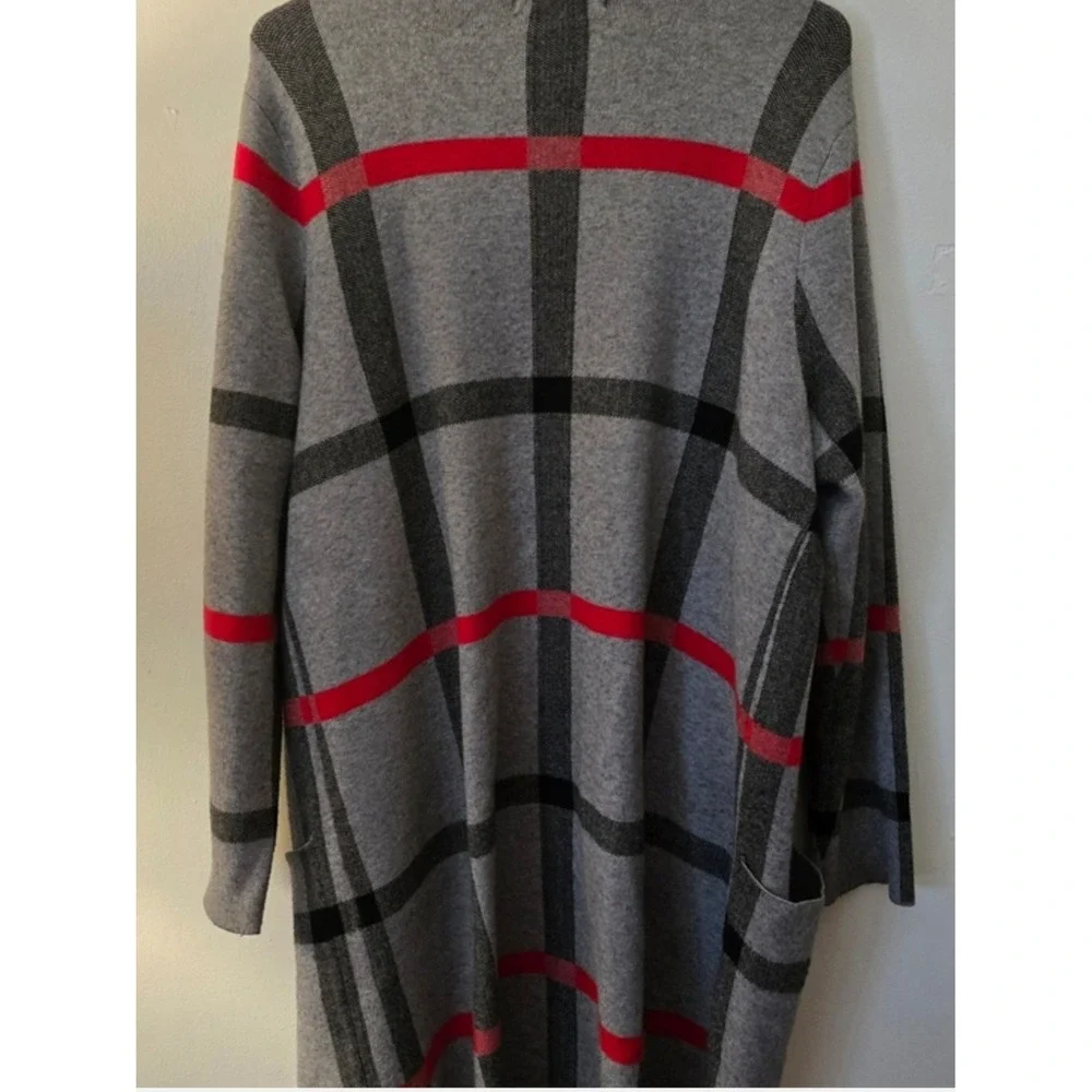 Tahari Women's Plus 1X Gray Plaid Open‎ Front Long Sleeve Cardigan Sweater